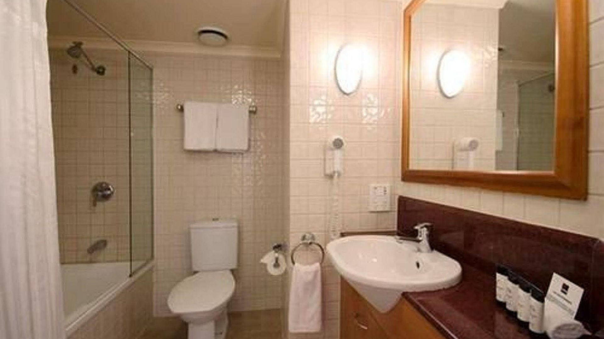 Cosmo Aparthotel 4*