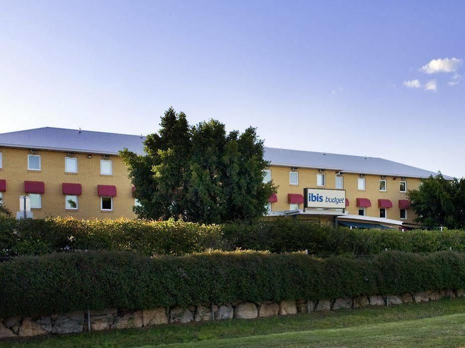 Hotel Ibis Budget Airport 3*