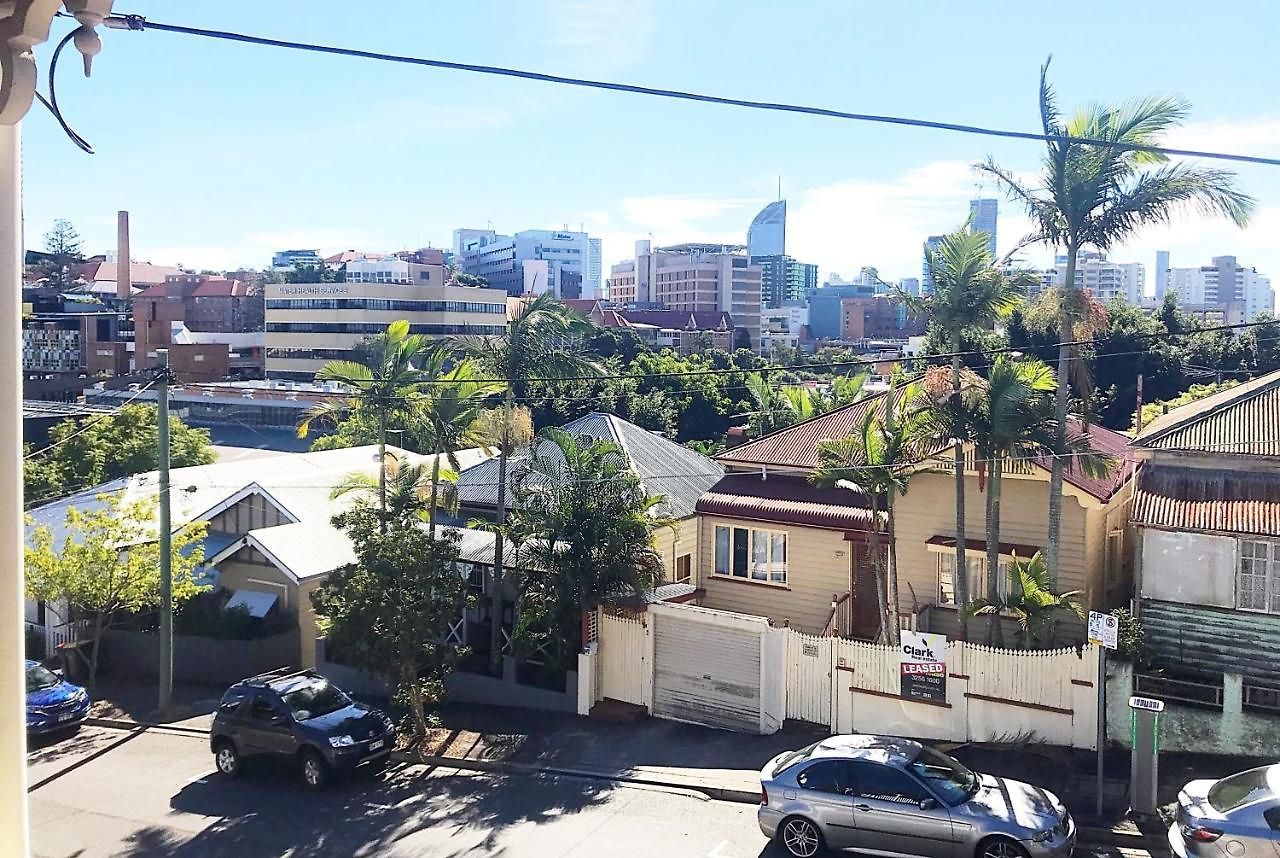 Holiday home 4 Bedroom House - Walk To Southbank Brisbane