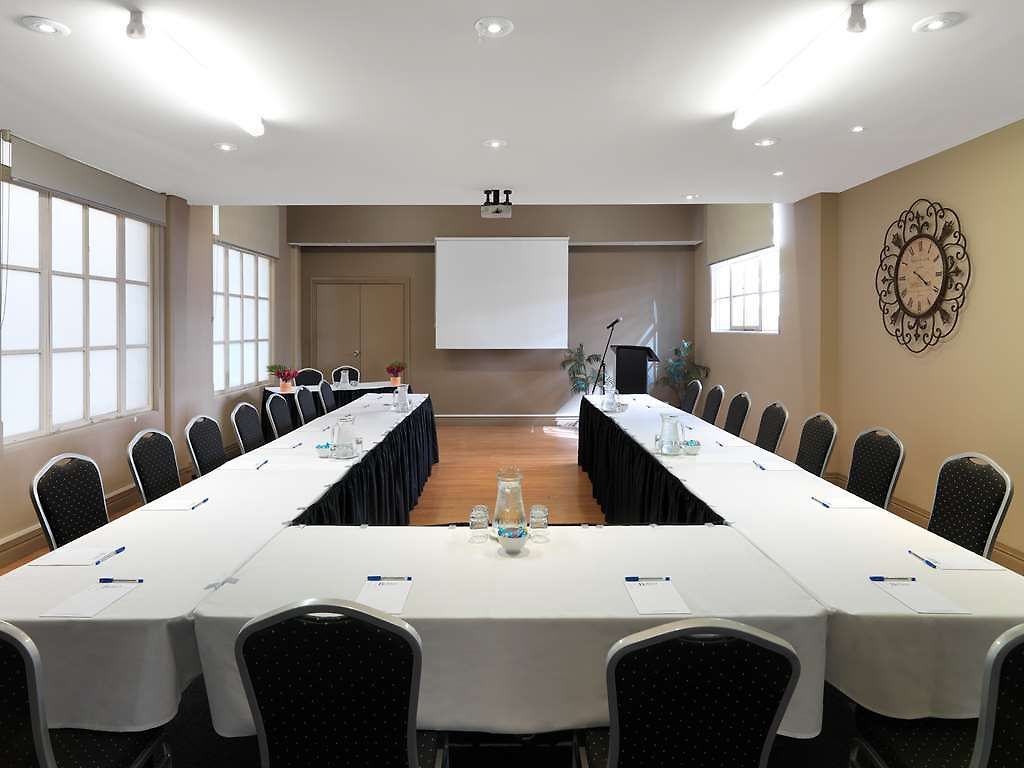 Adina Anzac Square 5*