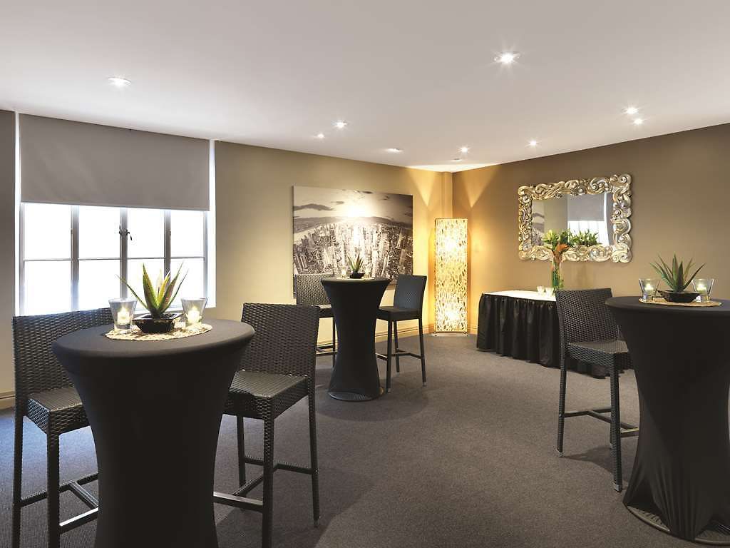 Aparthotel Adina Anzac Square 5*
