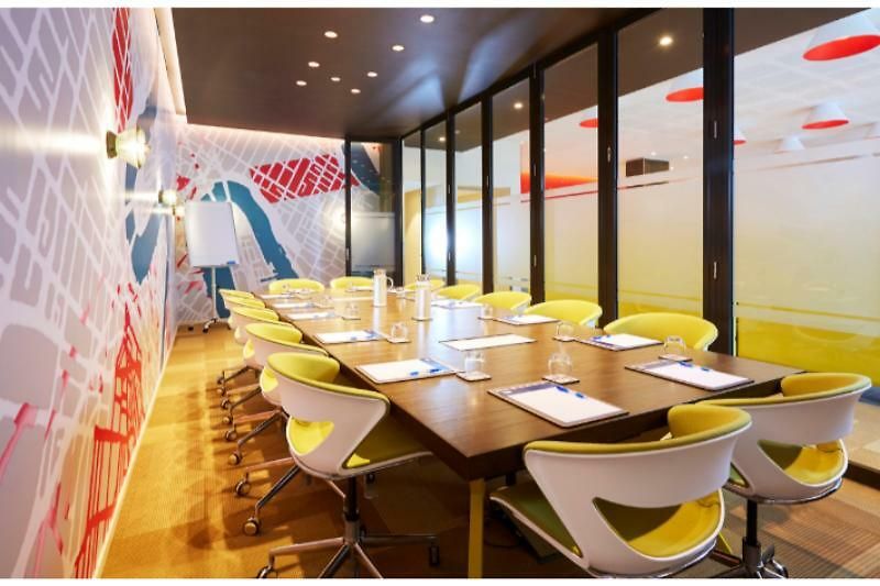 Holiday Inn Express Brisbane Central By Ihg Hotel 4*