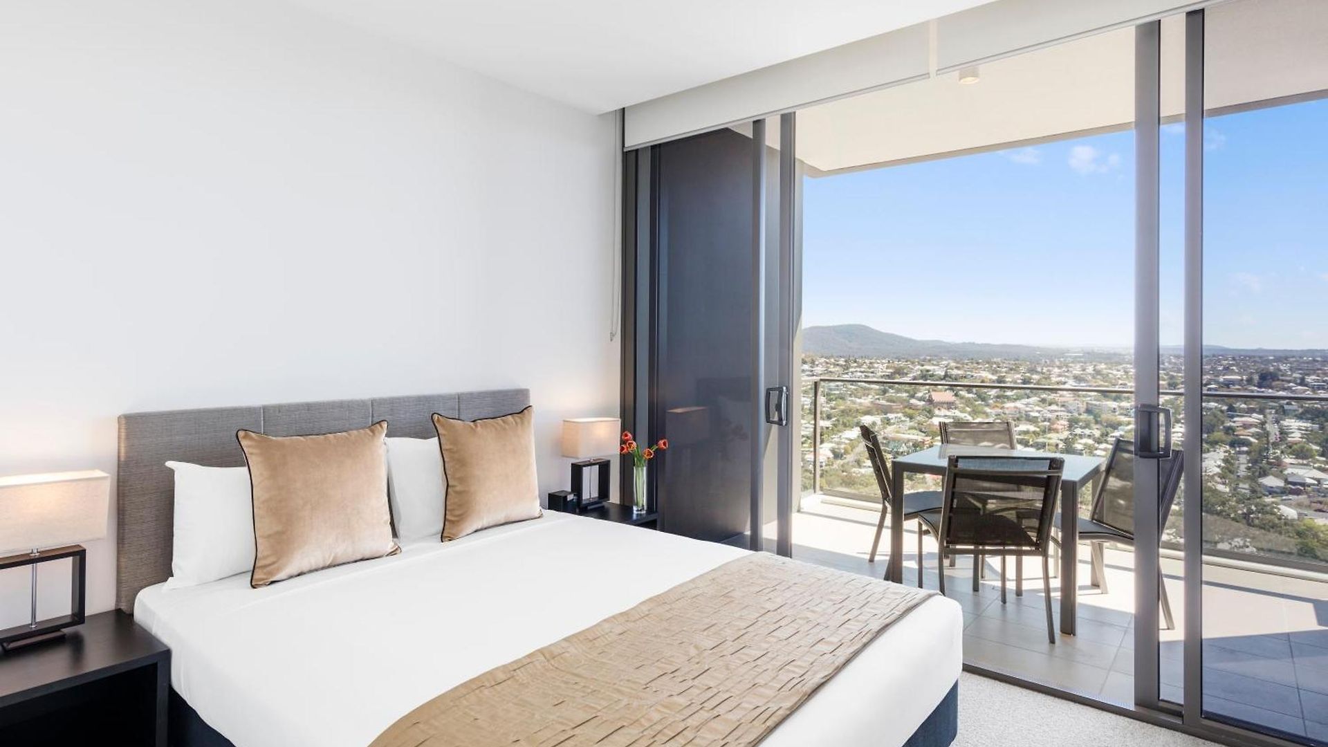 Aparthotel The Milton 4*