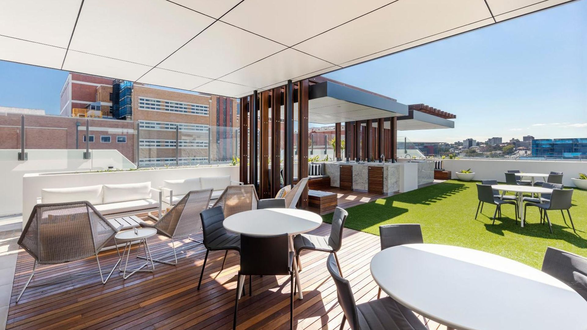 The Milton Aparthotel