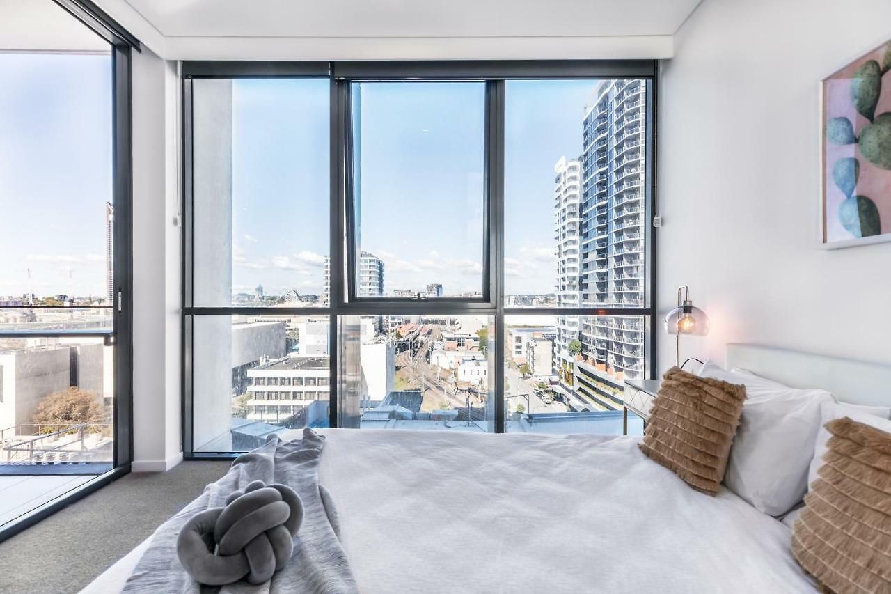 South Bank Beautiful River View Tower Apartment