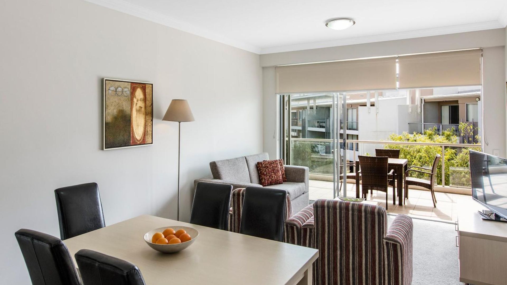 Oaks Mews Aparthotel 4*