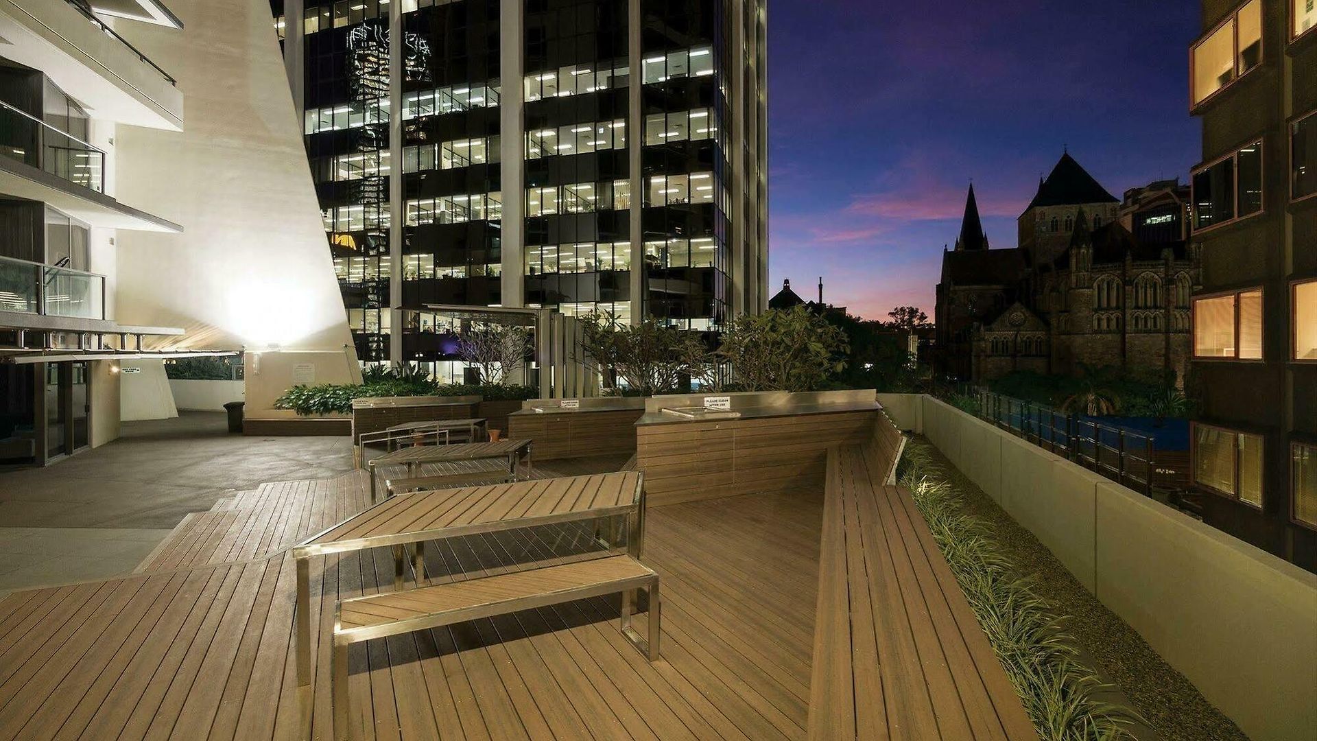 Oaks Aurora Aparthotel 4*