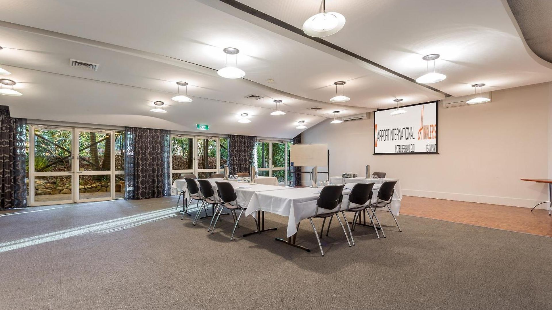 Airport International 4* Brisbane