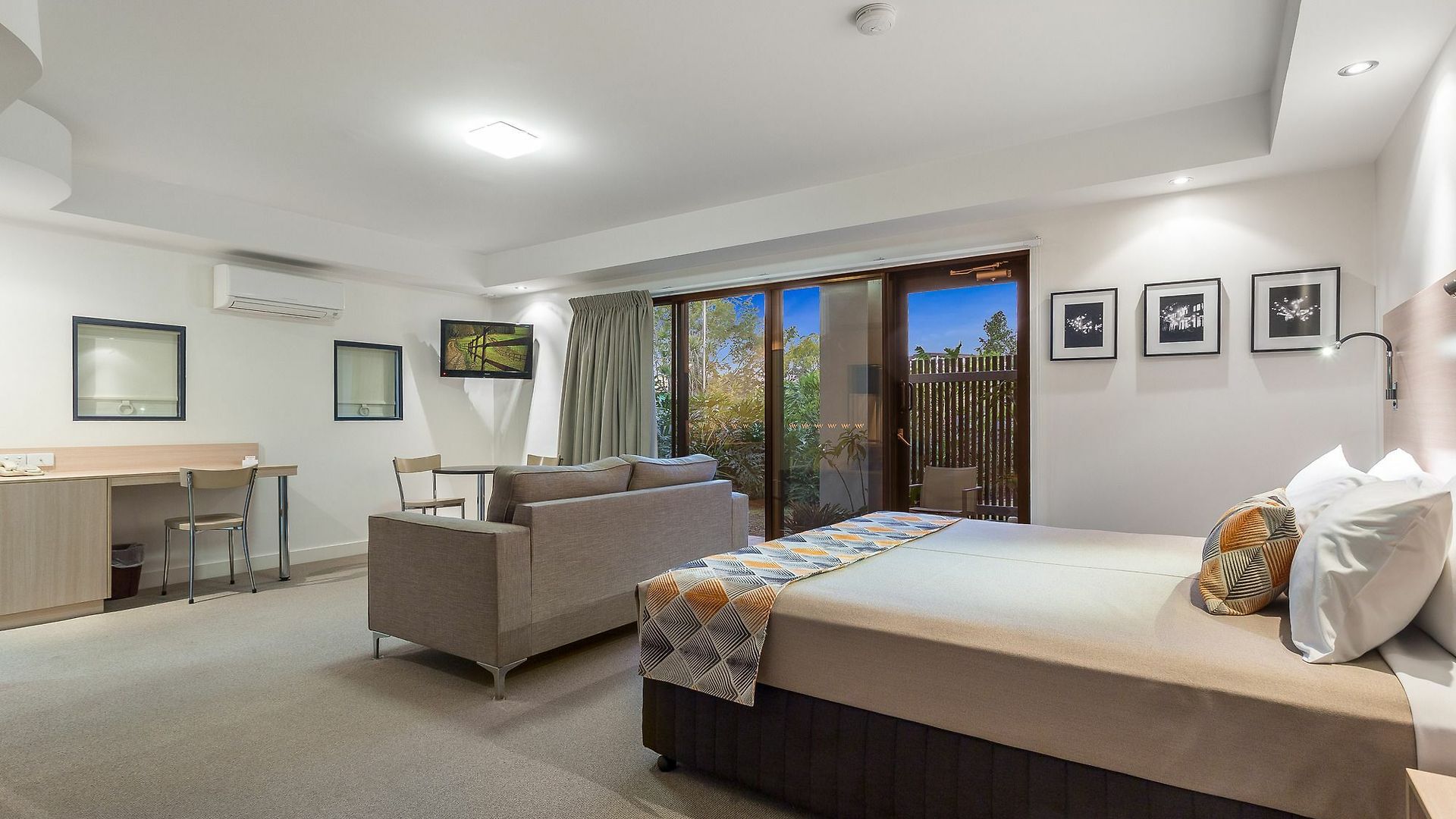 Airport International 4* Brisbane