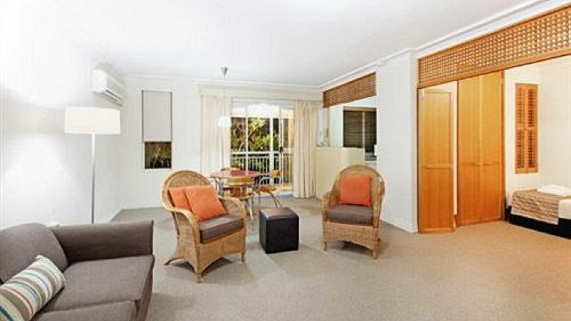 Hotel Airport International 4*