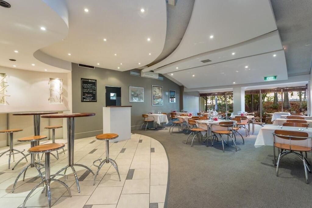 Airport International Hotel 4*