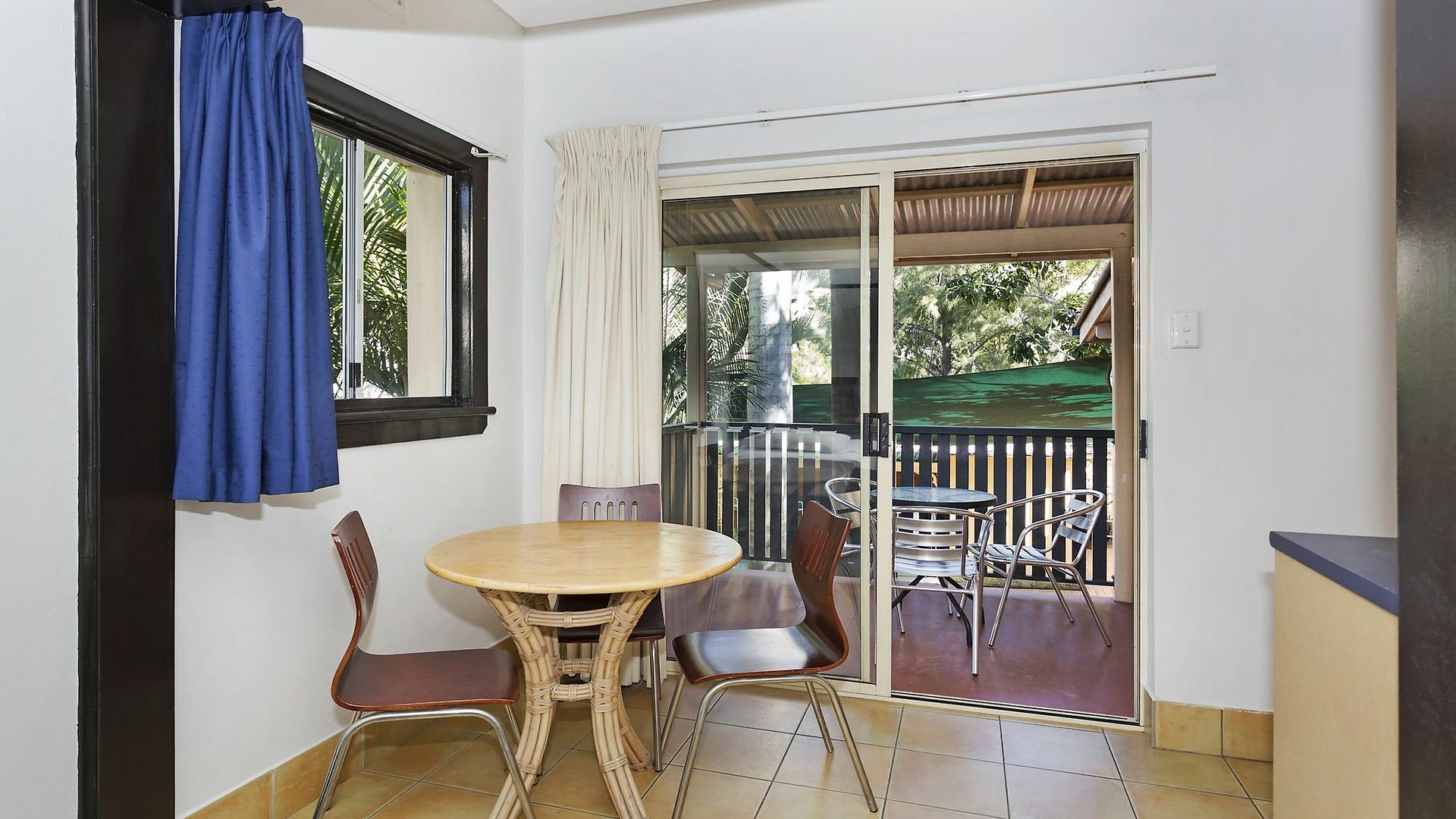 Globe Hotel