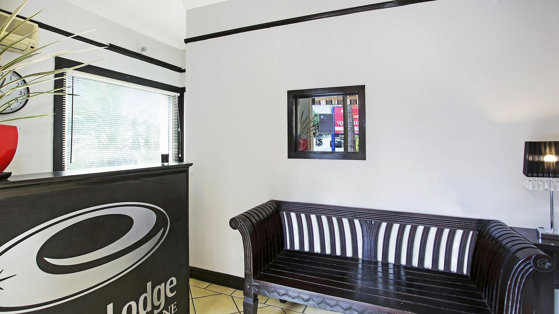 Globe Hotel 3*