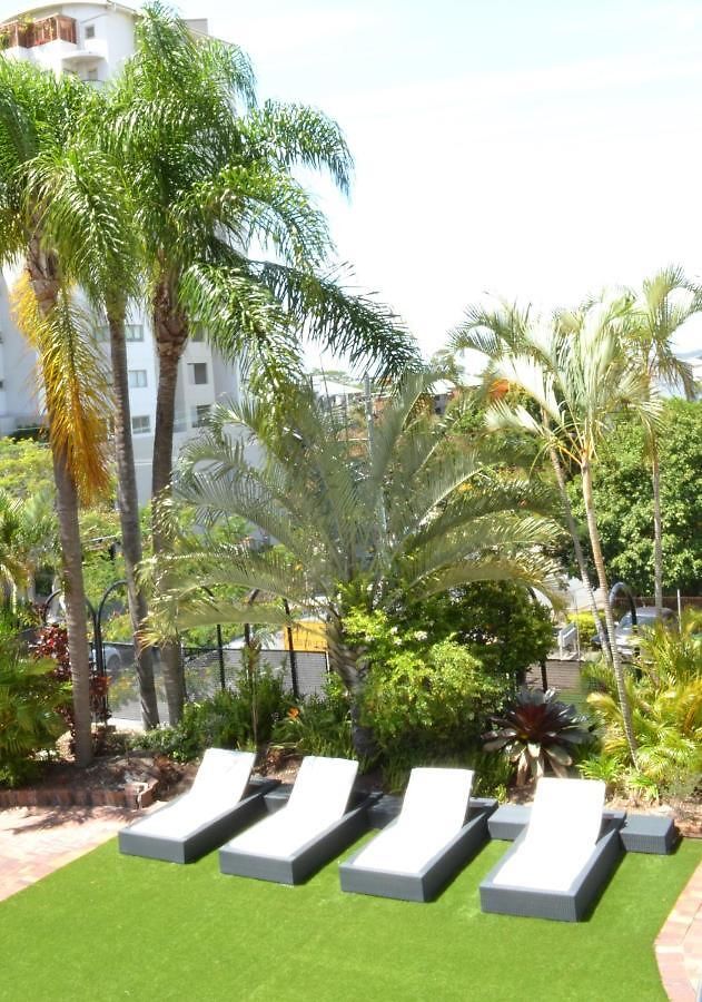 Hillcrest Aparthotel