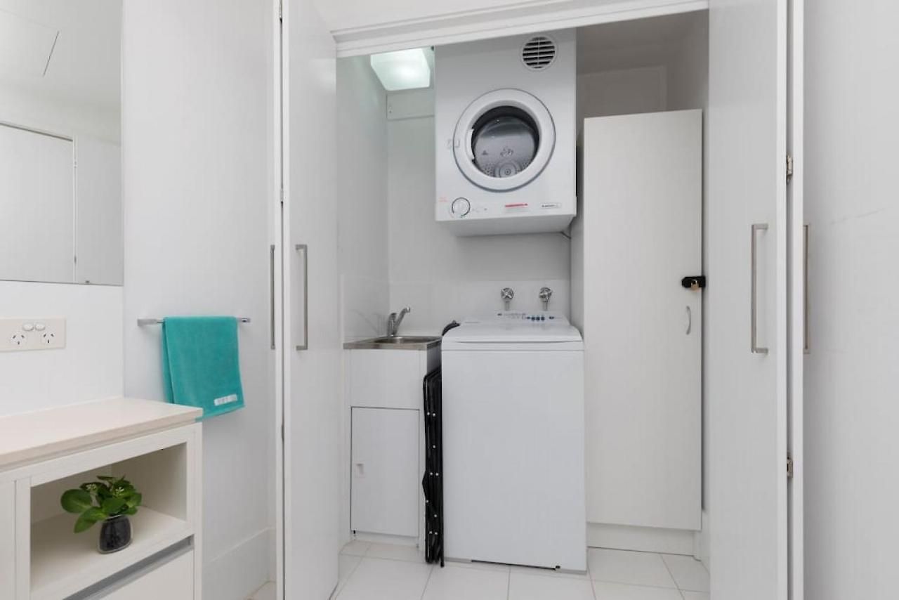Sk1 - 2 Level 2 Bedroom Skyline Skyhome Apartment *
