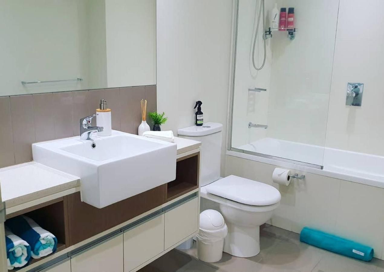 Sk2 - Charming Skyline Cbd W River Views 3 Bedroom Private Apartment
