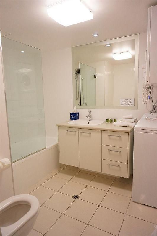 Aparthotel Abbey On Roma & 4*