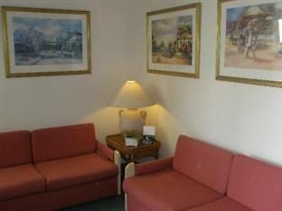 Benson Court Motel 4*