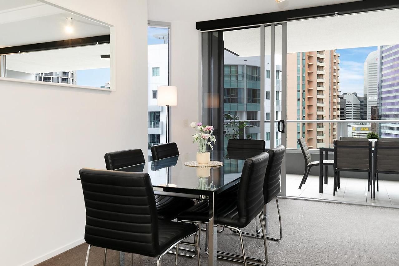 Executive 3 Bedroom Family - Cbd - Views - Netflix - Fast Wifi - Free Parking Apartment Brisbane