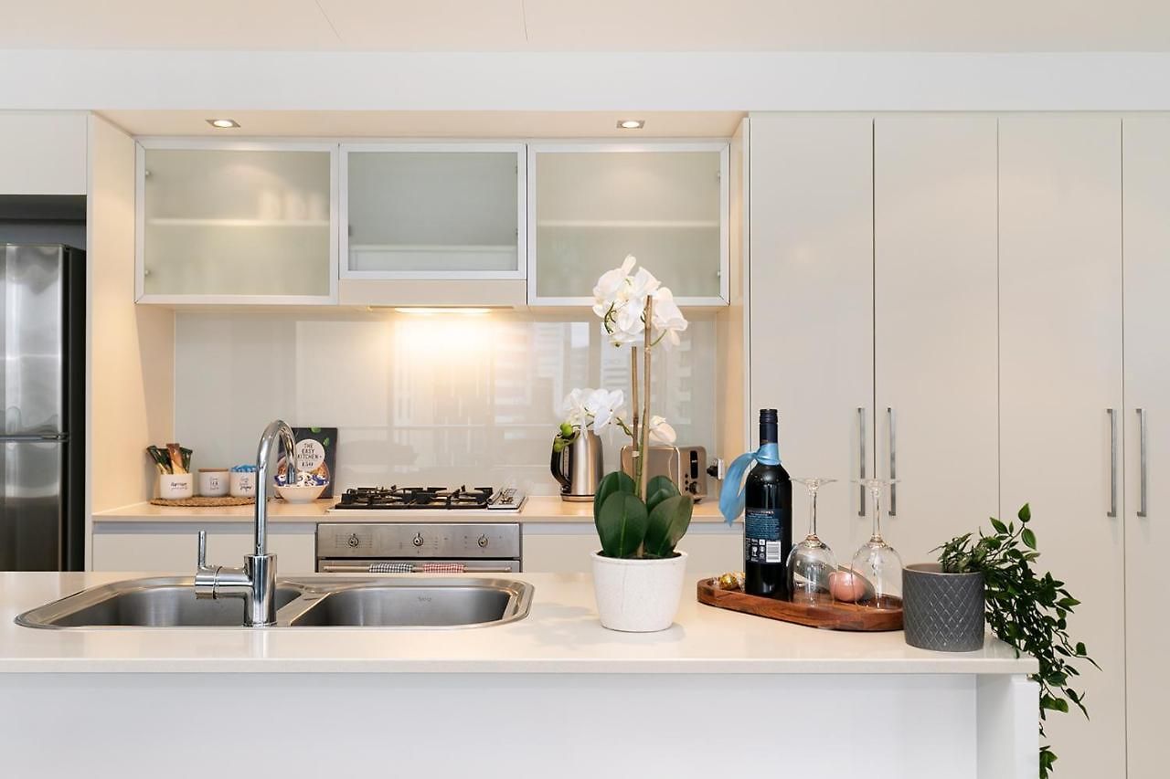 Executive 3 Bedroom Family - Cbd - Views - Netflix - Fast Wifi - Free Parking Apartment Brisbane