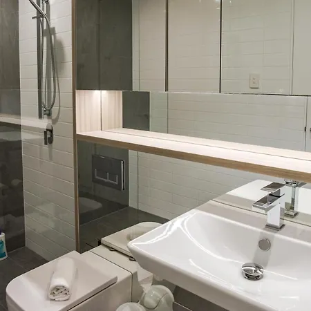 Airtrip On Tribune Street Apartment *