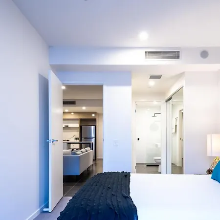 Opera South Aparthotel 5*