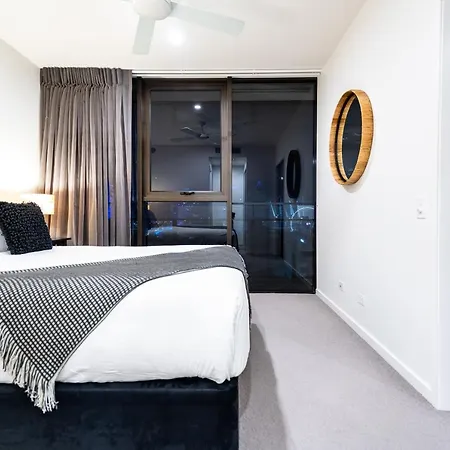 Opera South Aparthotel 5*