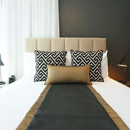 Hotel Alex Perry &