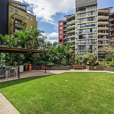Aparthotel The Docks On Goodwin Brisbane
