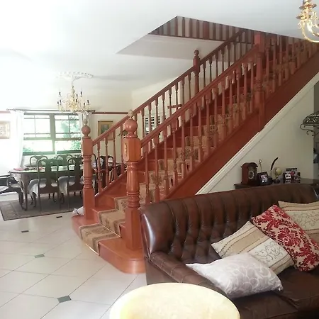Grove Manor 4*