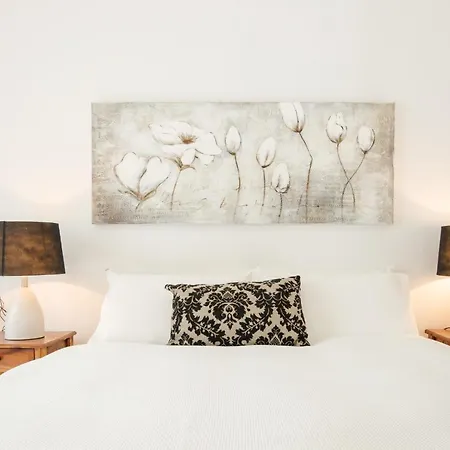 Immaculate Close To And Airport Brisbane