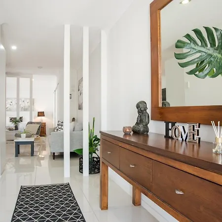 Immaculate Close To And Airport Brisbane