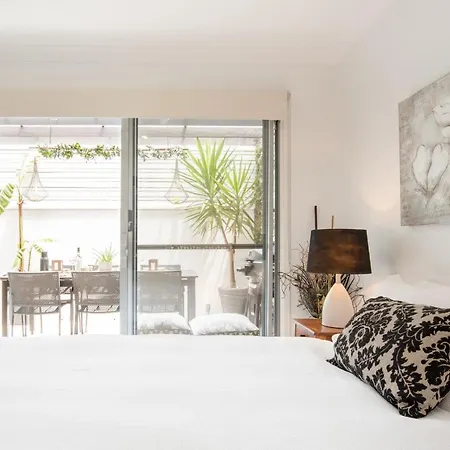 Immaculate Close To And Airport *