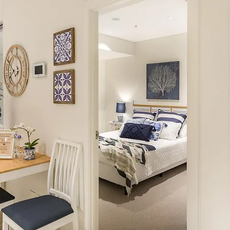 Hamptons Retreat On Level 77 In Skytower Brisbane