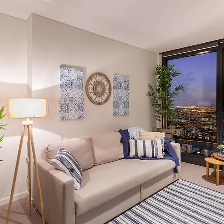 Apartment Hamptons Retreat On Level 77 In Skytower Brisbane