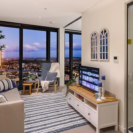 Apartment Hamptons Retreat On Level 77 In Skytower *