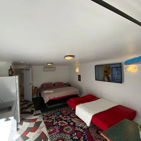 Guest house Cosy Units Convenient Fit All Needs *