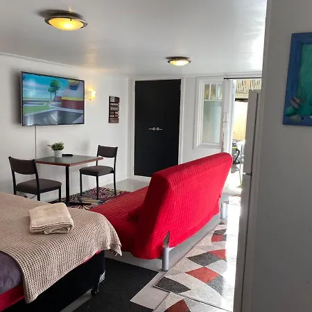 Guest house Cosy Units Convenient Fit All Needs *