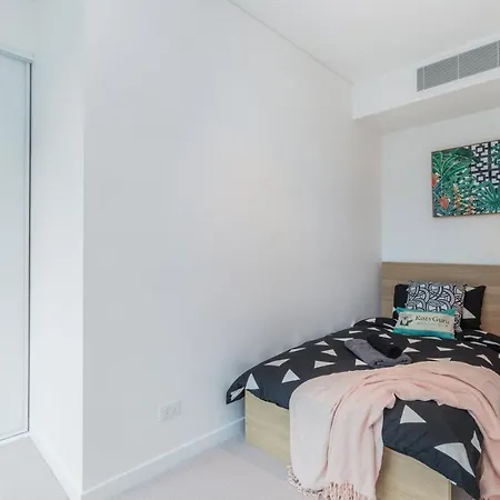 Kozyguru Skytower Cbd 2 Bed Qbn222-1815 Apartment Brisbane