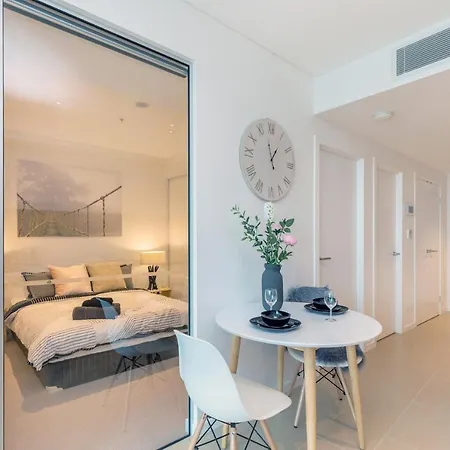 Kozyguru Skytower Cbd 2 Bed Qbn222-1815 * Brisbane