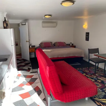 Guest house Cosy Units Convenient Fit All Needs