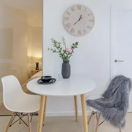 Kozyguru Skytower Cbd 2 Bed Qbn222-1815 Apartment Brisbane