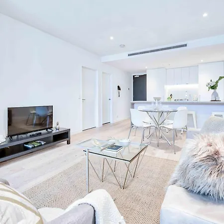 Kozyguru Fortitude Valley High Level 2 Bed + Free Parking Qfv179-2612 Brisbane