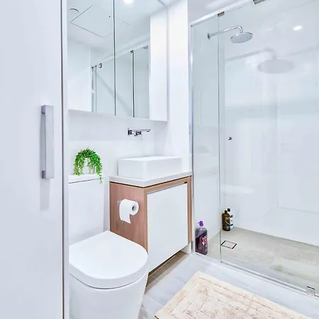 Kozyguru Fortitude Valley High Level 2 Bed + Free Parking Qfv179-2612 Apartment Brisbane