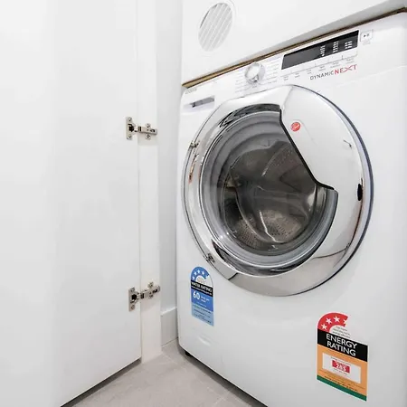 Kozyguru Fortitude Valley High Level 2 Bed + Free Parking Qfv179-2612 * Brisbane