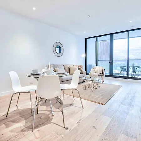Kozyguru Fortitude Valley High Level 2 Bed + Free Parking Qfv179-2612