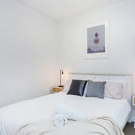 Kozyguru South Luxury River View 2 Bed + Free Parking Qsb038 Apartment