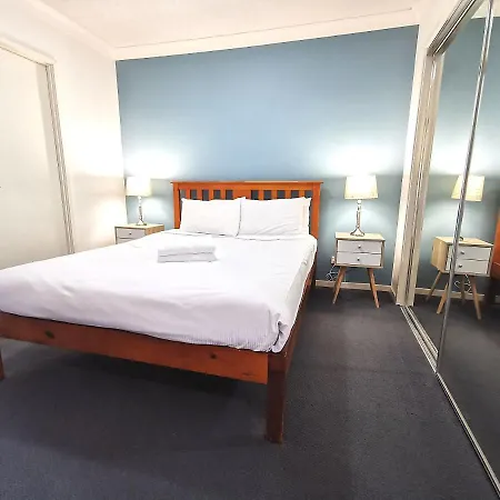 Aparthotel On The Park 5*