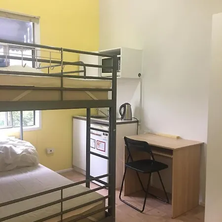 Hostel Five 2 Backpacker Brisbane