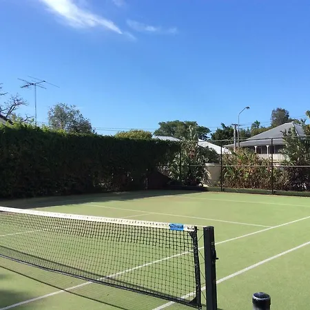 Kirribilli Aparthotel Brisbane